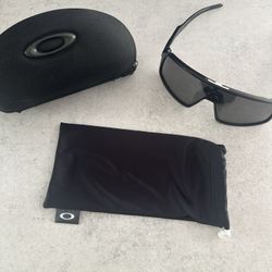 Oakley Sunglasses with Bag & Case