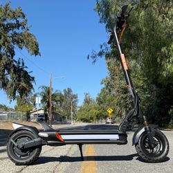 Electric scooter