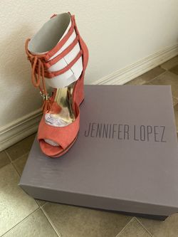 Jennifer Lopez beautiful wedges size 7