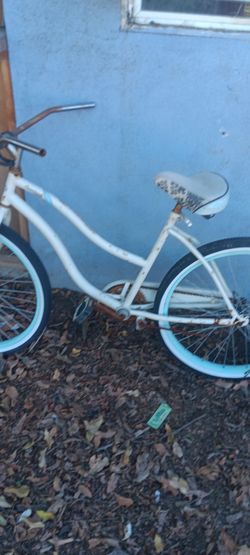 Women's Beach Cruiser Bicycle