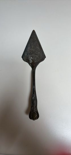 Vintage silver plated cake/pie server