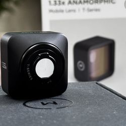 MOMENT T-Series 1.33x Gold Flare Anamorphic Lens - Like New