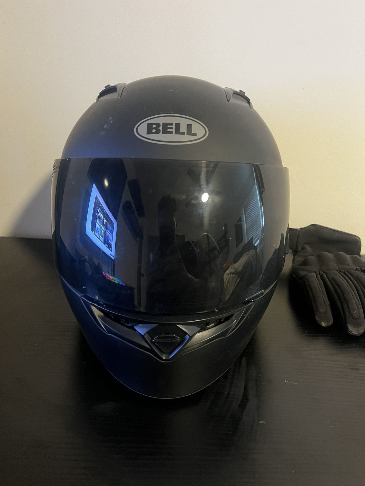 Bell Motorcycle Helmet DOT