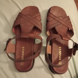 Kinsman Mens Brown Sandals Size 12. 