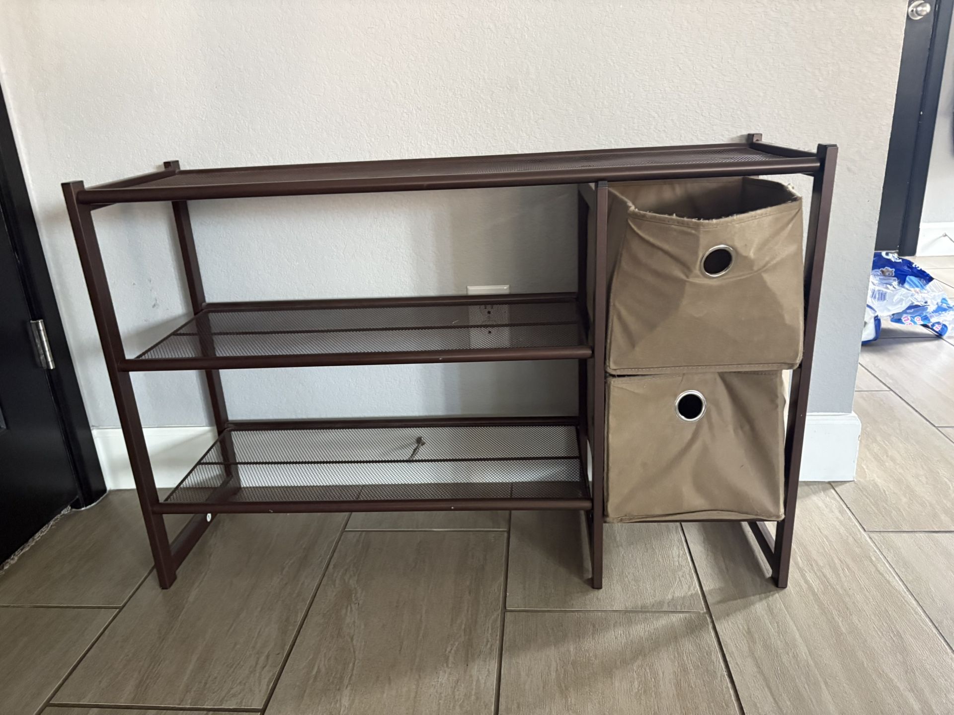 Shoe rack w/ storage cubes