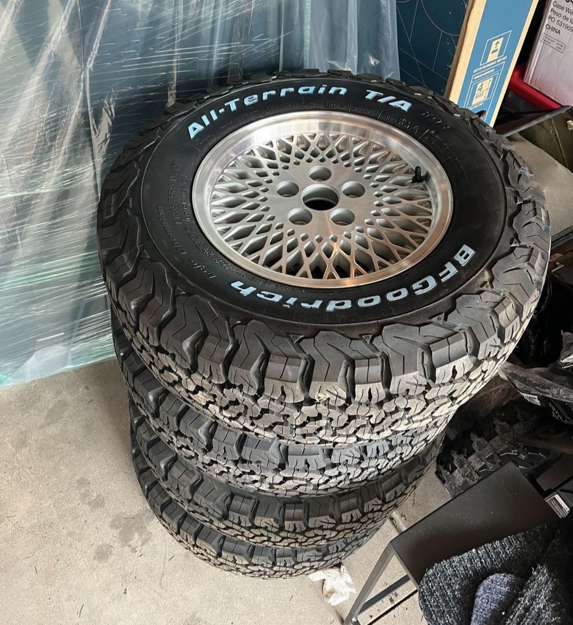 Jeep Cherokee Rims & Tires Brand New Never Mounted 