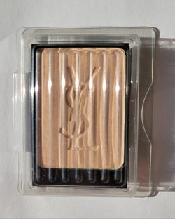 YSL Poudre Compacte Radiance Enhancing Pressed Powder #3 0.29 oz