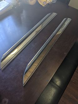 Fender skirt molding for a 1974 Chevy Caprice classic very rare hard to find