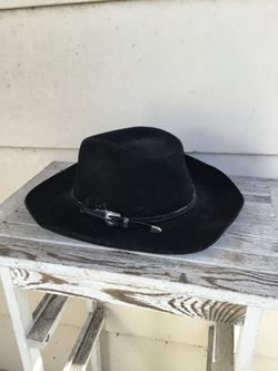 Old Black Hat.    South Austin.  $10 cash