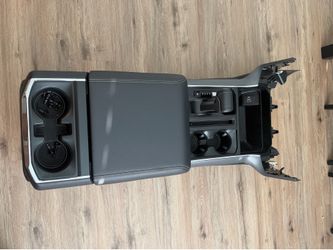 2024 Ford F150 center console