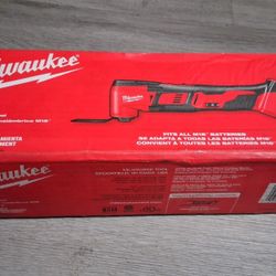 Milwaukee
M18 18V Lithium-Ion Cordless Oscillating Multi-Tool (Tool-Only)