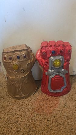 Marvel Avengers Infinity Gauntlet Toy Set of 2