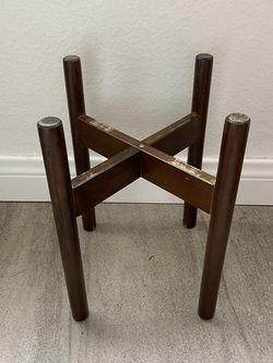 Plant Holder (8.5in Wide)