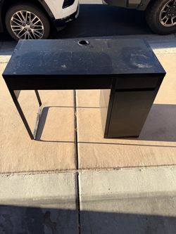 Micke IKEA desk
