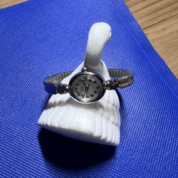 Vintage Timex Watch Women Silver Tone Small Dial Stretch Band  New battery