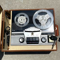 RCA Victor Tape Recorder W/Mic 7-TR-2