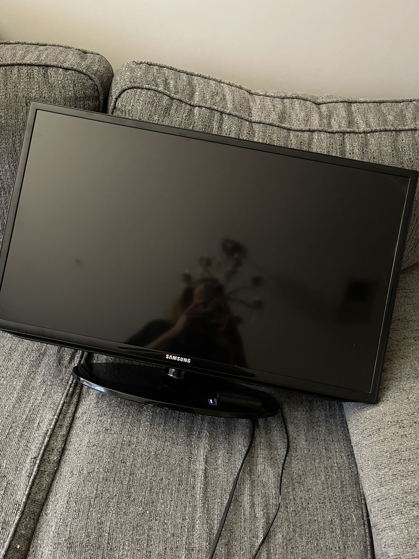 Samsung UN32H5203 32" Class 1080p 60Hz Smart LED HDTV