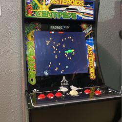 Arcade 1Up - Asteroids,Centipede, Missile Command