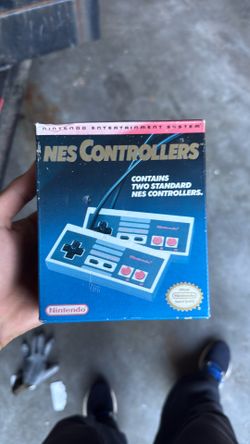 Nintendo NES Controller (only one inside)