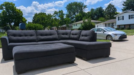🛋🖤 Ashley Charcoal Sectional With Ottoman! Ready For Pick Up Or Local 🚚🖤