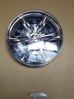 Clock, car rim design
