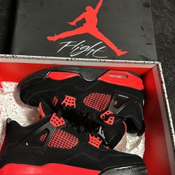 Jordan 4 red thunder size 8.5 8.9/10 condo, $249 still has insole stickers ! $413 on stock x