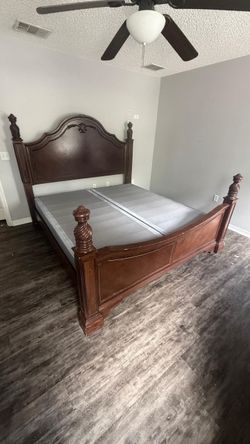 King bed and box
