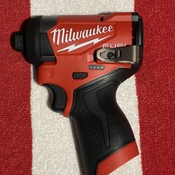 BRAND NEW M12 FUEL HEX 1/4” IMPACT DRIVER WITH 2.0AH BATTERY 