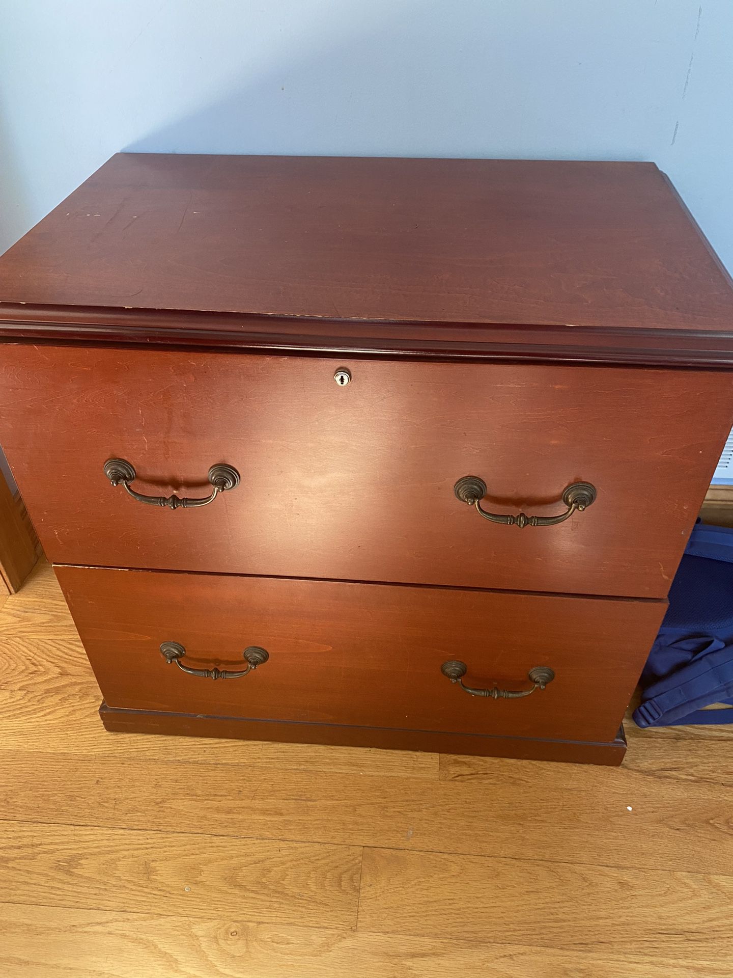 Filing Cabinet, 2 Drawers With Keys, Good Condition 