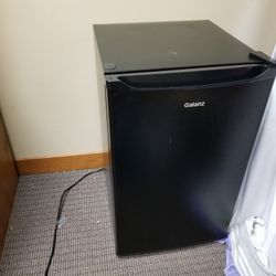 Mini fridge Galanz Freezer