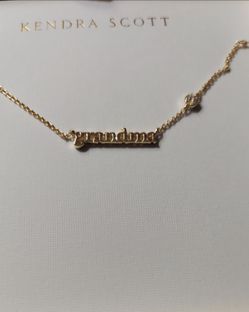 Kendra Scott Grandma pendant necklace