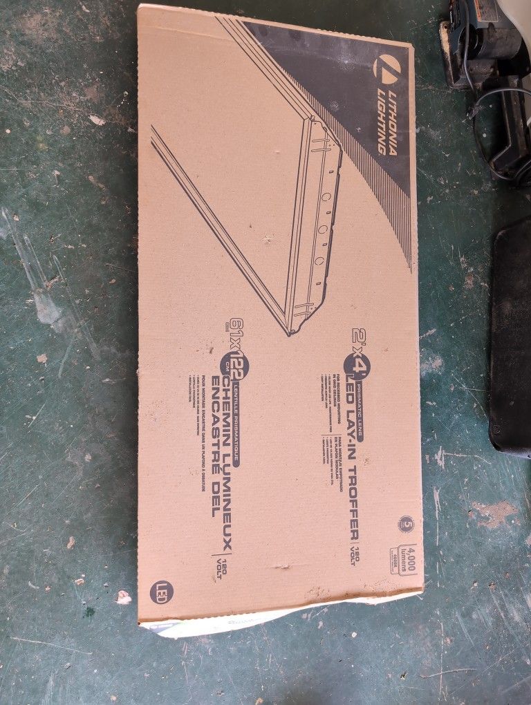 2'x4' LED Lay-in Troffer