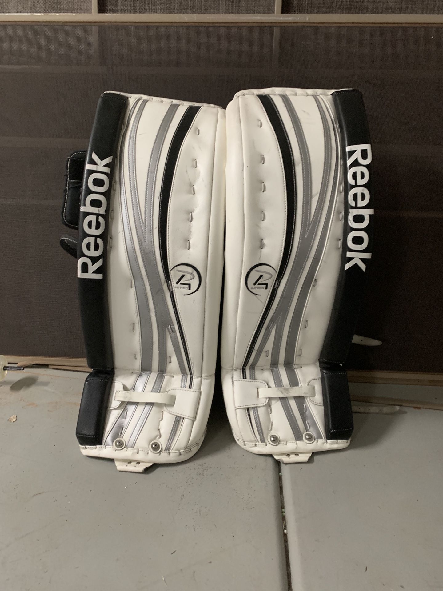 Reebok Premier 4 Pros Goalie Pads