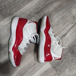 Jordan Cherry Xi 11 Size 8.5