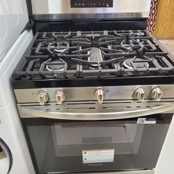 Stove Frigidaire *NEW *