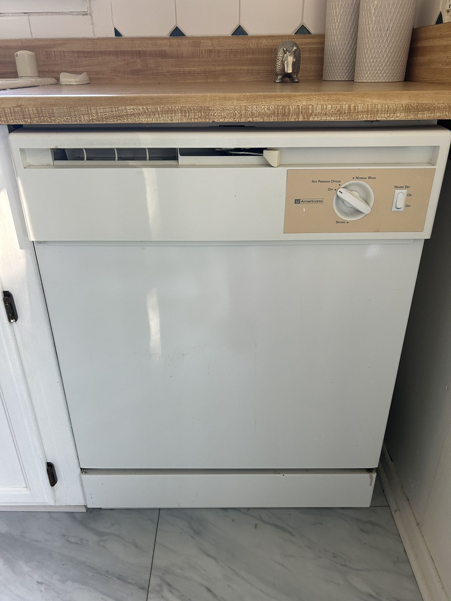 White Americana Dishwasher