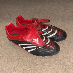 red adidas traxion soccer cleats