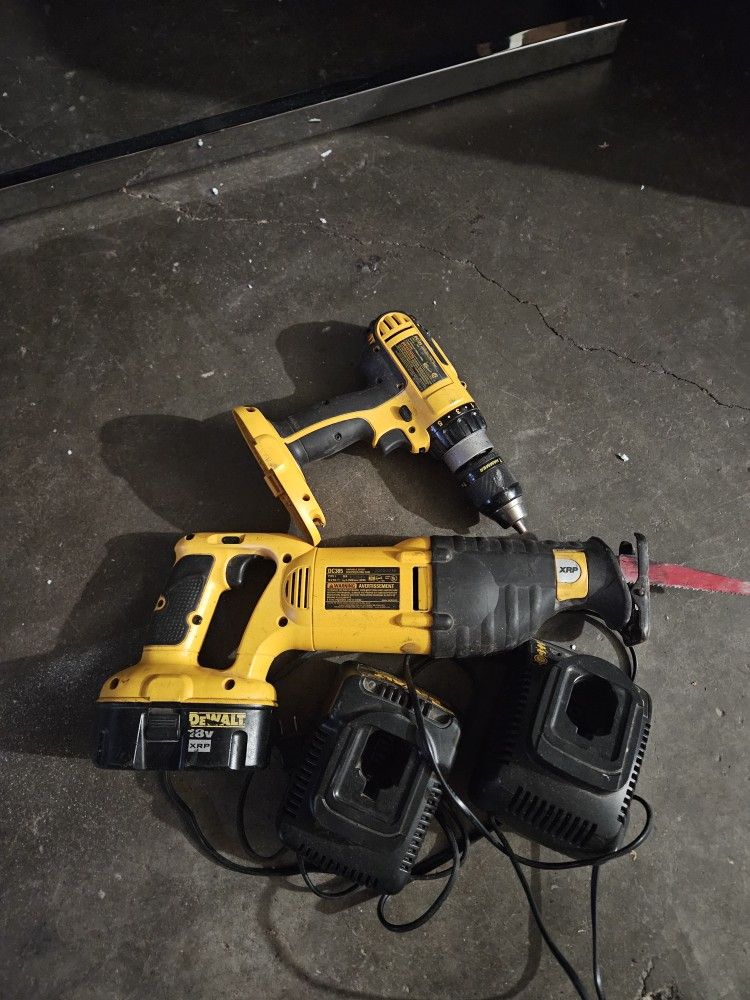 Dewalt battery Saw Saw  And Drill 