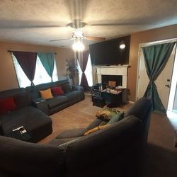 Newly New 6 piece Sectional 