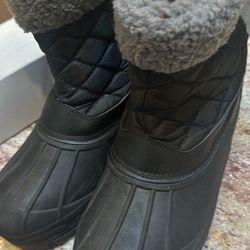 Ski helmet -goggles And Snow Shoes