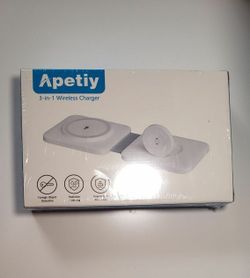 Charging Station for  Multiple Devices - 3 in 1 Foldable Magnetic Wireless 