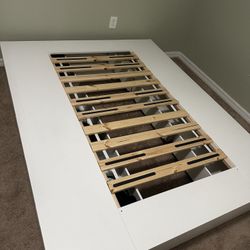 White Queen Bedframe With 6 Drawers