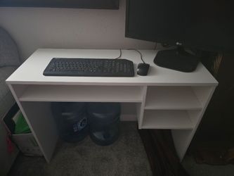 Small computer desk