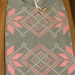 Dog/cat Sweater Size medium 