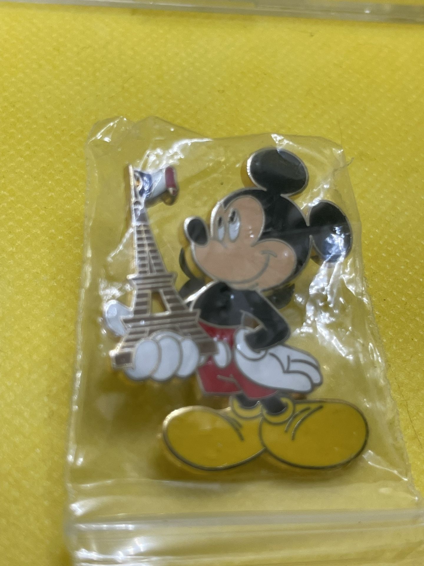 OLYMPICS - MICKEY MOUSE HOLDING MINI EIFFEL TOWER - DISNEY