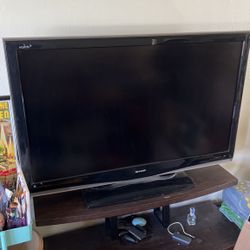 TV Sharp Aquos Flat Screen LCD 65” 75$