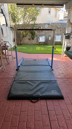Gym training bar
