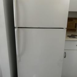 Whirlpool White Refrigerator 