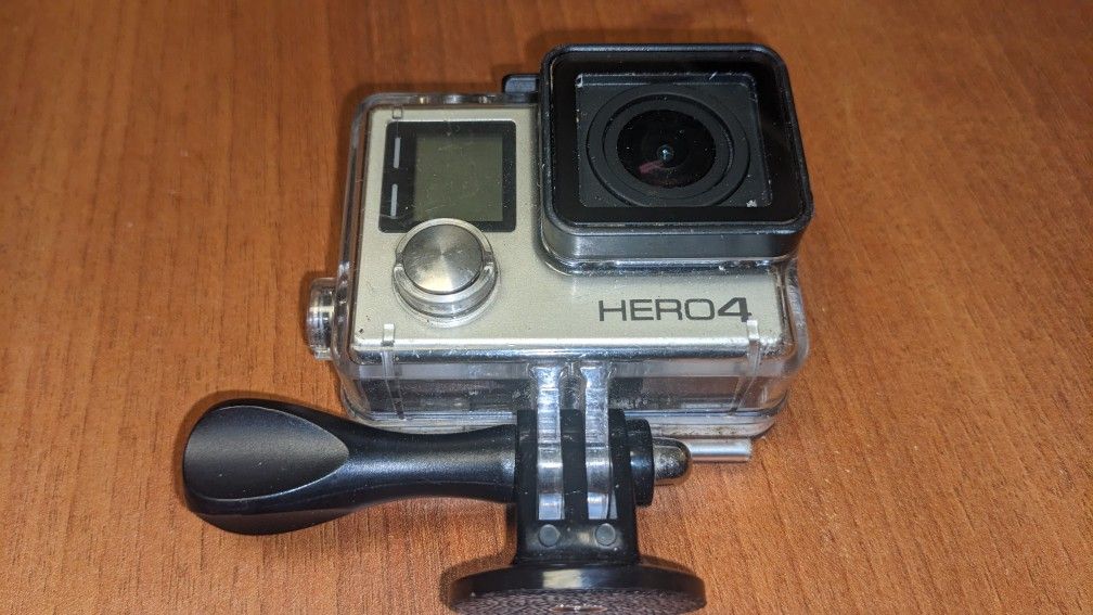 GoPro Hero 4 (W/Case & Mount)