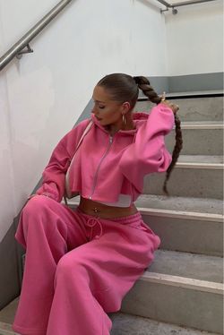Cute Top cropped fashionnova hoodie brandnew with tags